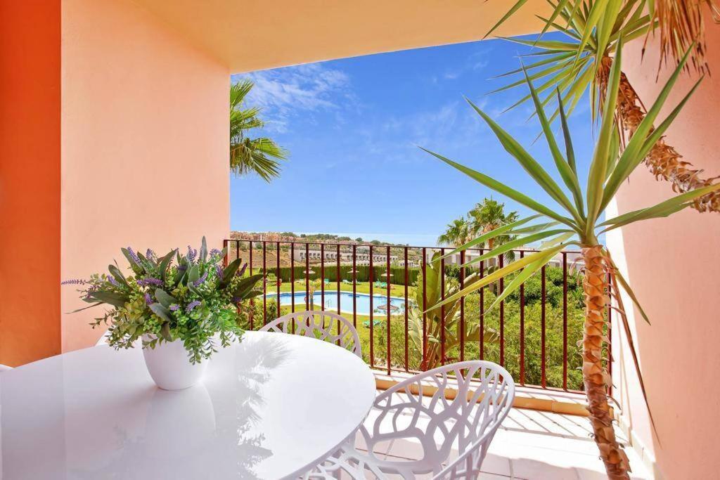 Appartamento Estrella De Mar Zeezicht En Uitkijk Op Gibraltar 40m2 Terras Incl Zwembad Garzas Manilva