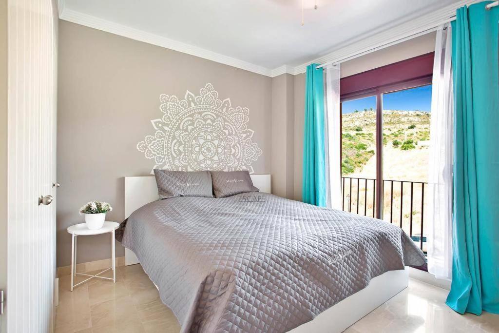 Estrella De Mar Zeezicht En Uitkijk Op Gibraltar 40m2 Terras Incl Zwembad Garzas Apartment Manilva