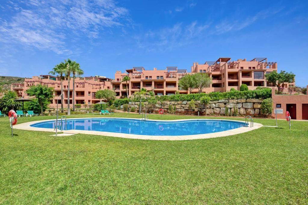 Apartment Estrella De Mar Zeezicht En Uitkijk Op Gibraltar 40m2 Terras Incl Zwembad Garzas