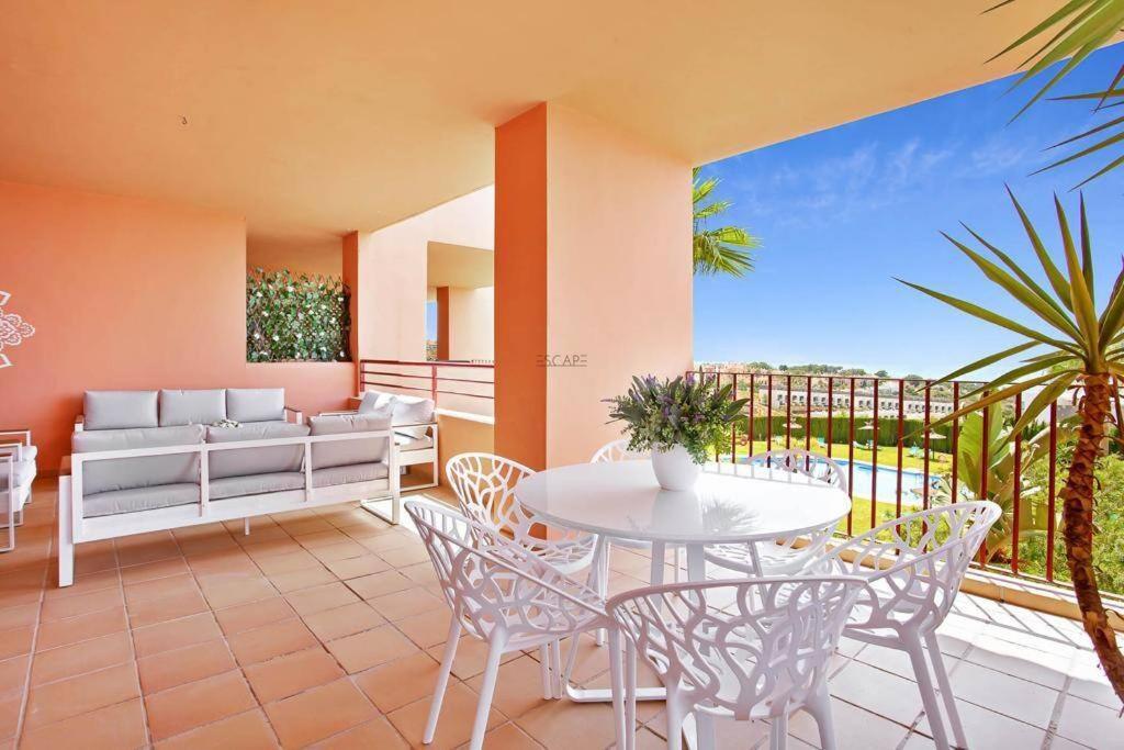 Estrella De Mar Zeezicht En Uitkijk Op Gibraltar 40m2 Terras Incl Zwembad Garzas Apartment Manilva