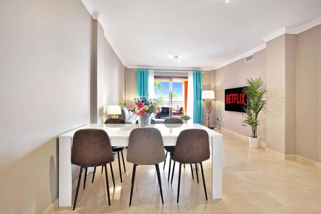 Estrella De Mar Zeezicht En Uitkijk Op Gibraltar 40m2 Terras Incl Zwembad Garzas Apartment